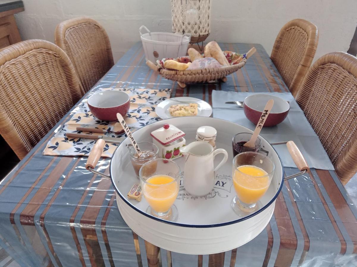 Hotel La Tiote Roulotte Marquigny Zewnętrze zdjęcie
